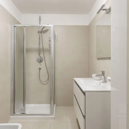 Italianway Comfort - Traiano 37c * Milán